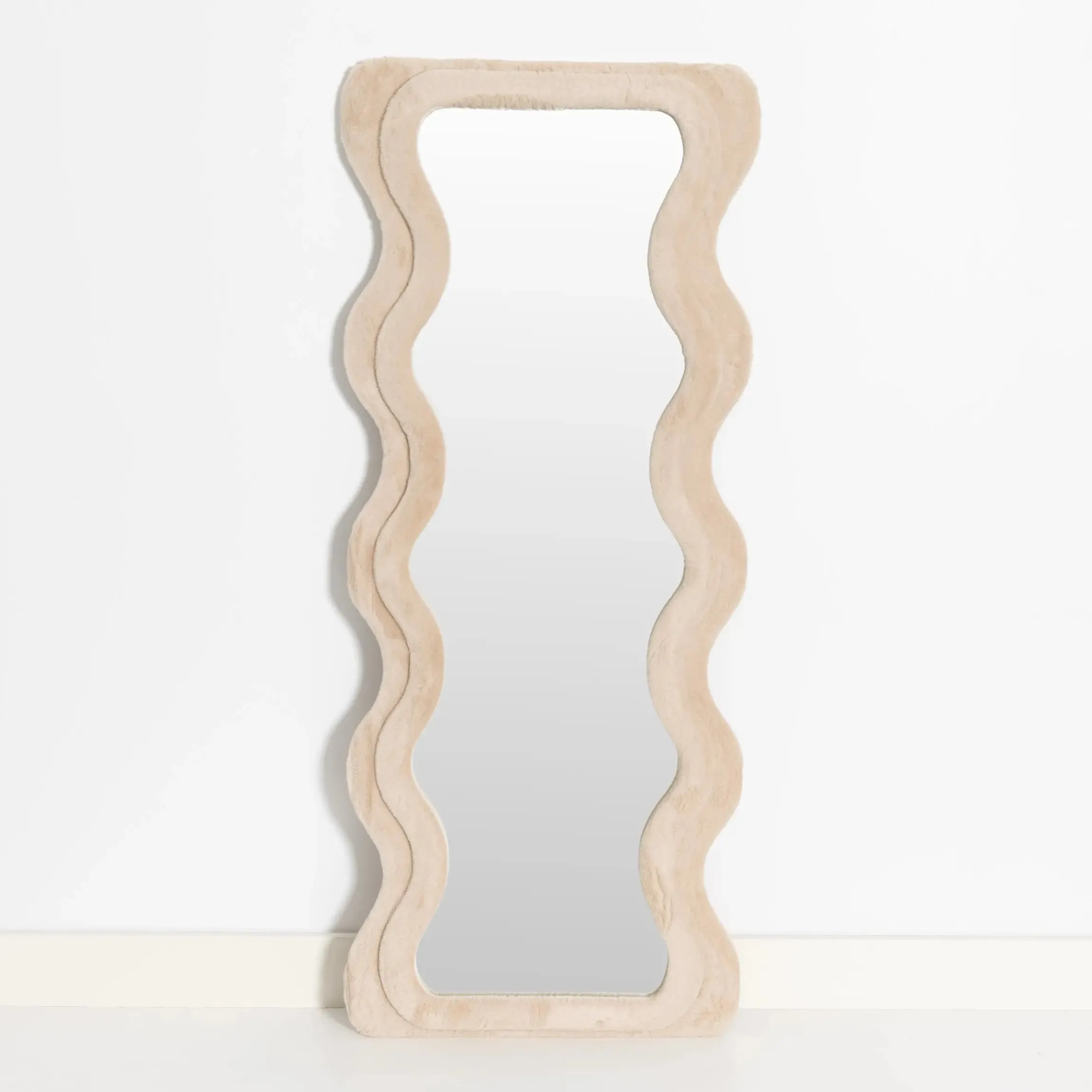 GigiandTom Kinked Wavy Fur Full Length Mirror Champagne| Furniture, Mirrors & Lighting